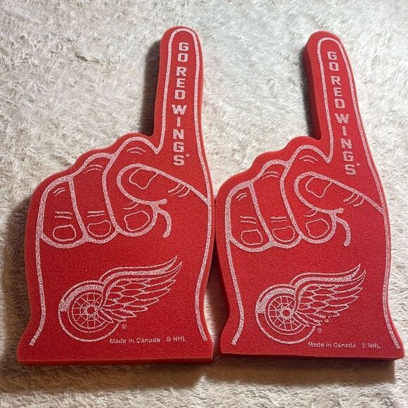 Detroit Red Wings giant foam fingers set of two - Picture 1 of 4